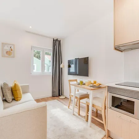 Blue Charm - Campolide * Lisboa