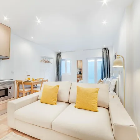 Blue Charm - Campolide * Lisboa