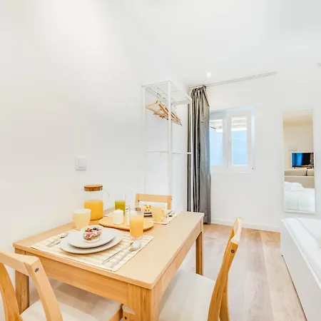 Blue Charm - Campolide *