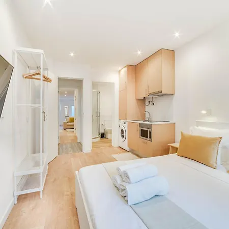 Blue Charm - Campolide Апартаменты *