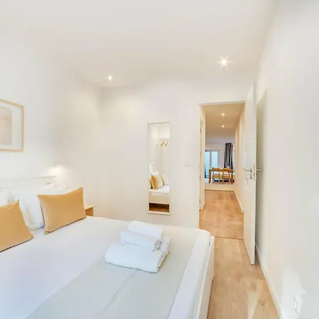 Blue Charm - Campolide Апартаменты Лиссабон