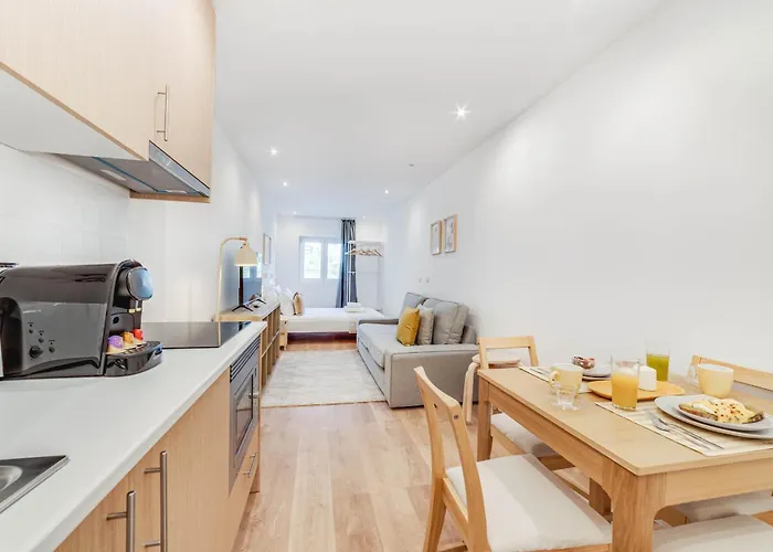 Blue Charm - Campolide * Lisboa