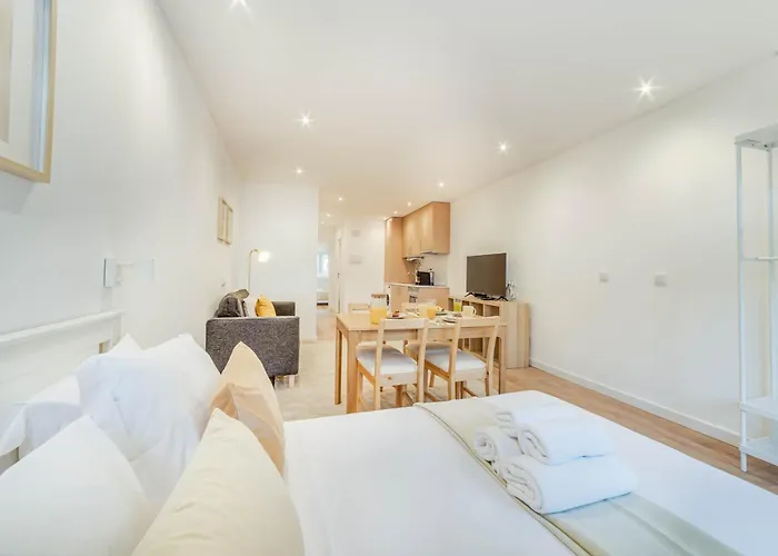 Blue Charm - Campolide