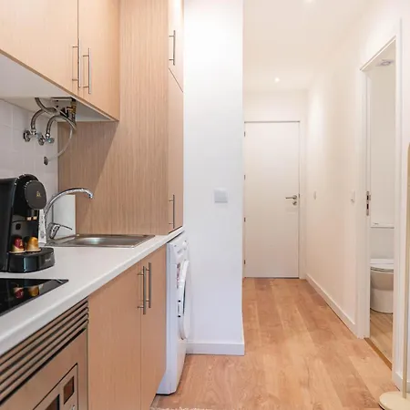 Blue Charm - Campolide Apartment