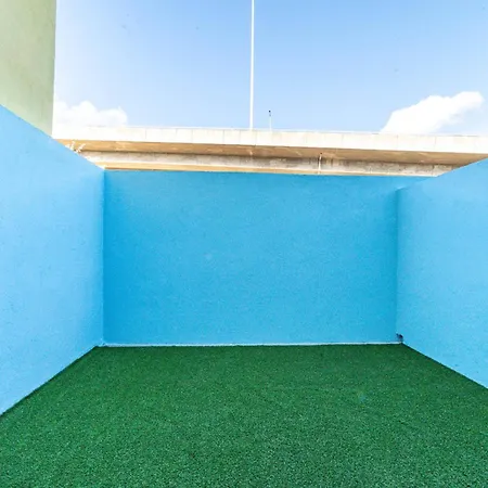Blue Charm - Campolide Apartment *