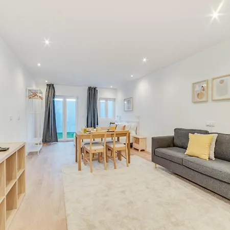 Blue Charm - Campolide Apartment