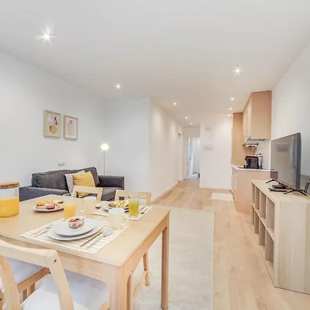 Blue Charm - Campolide Apartment